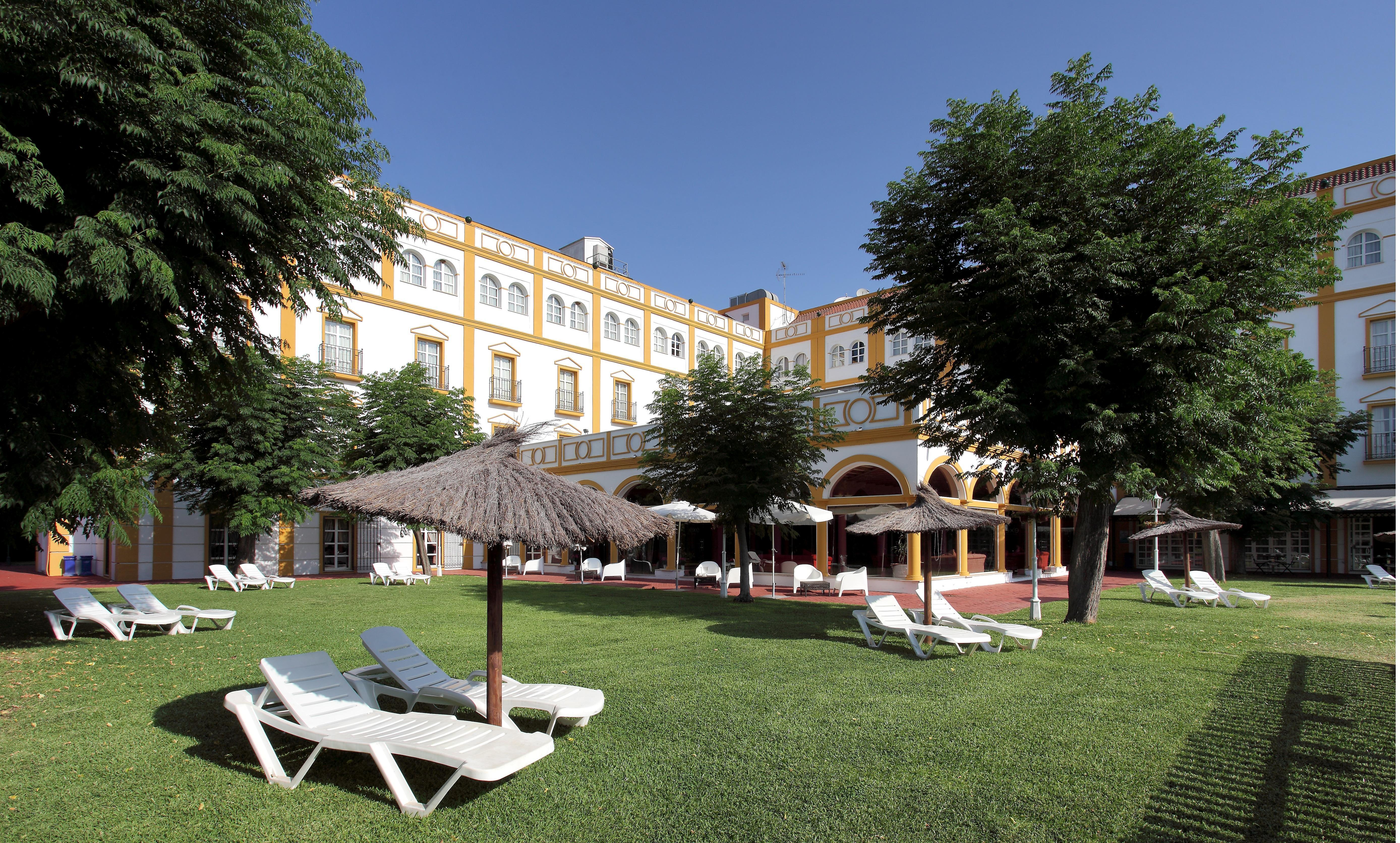 Exe Gran Hotel Solucar Sanlúcar la Mayor Exteriér fotografie