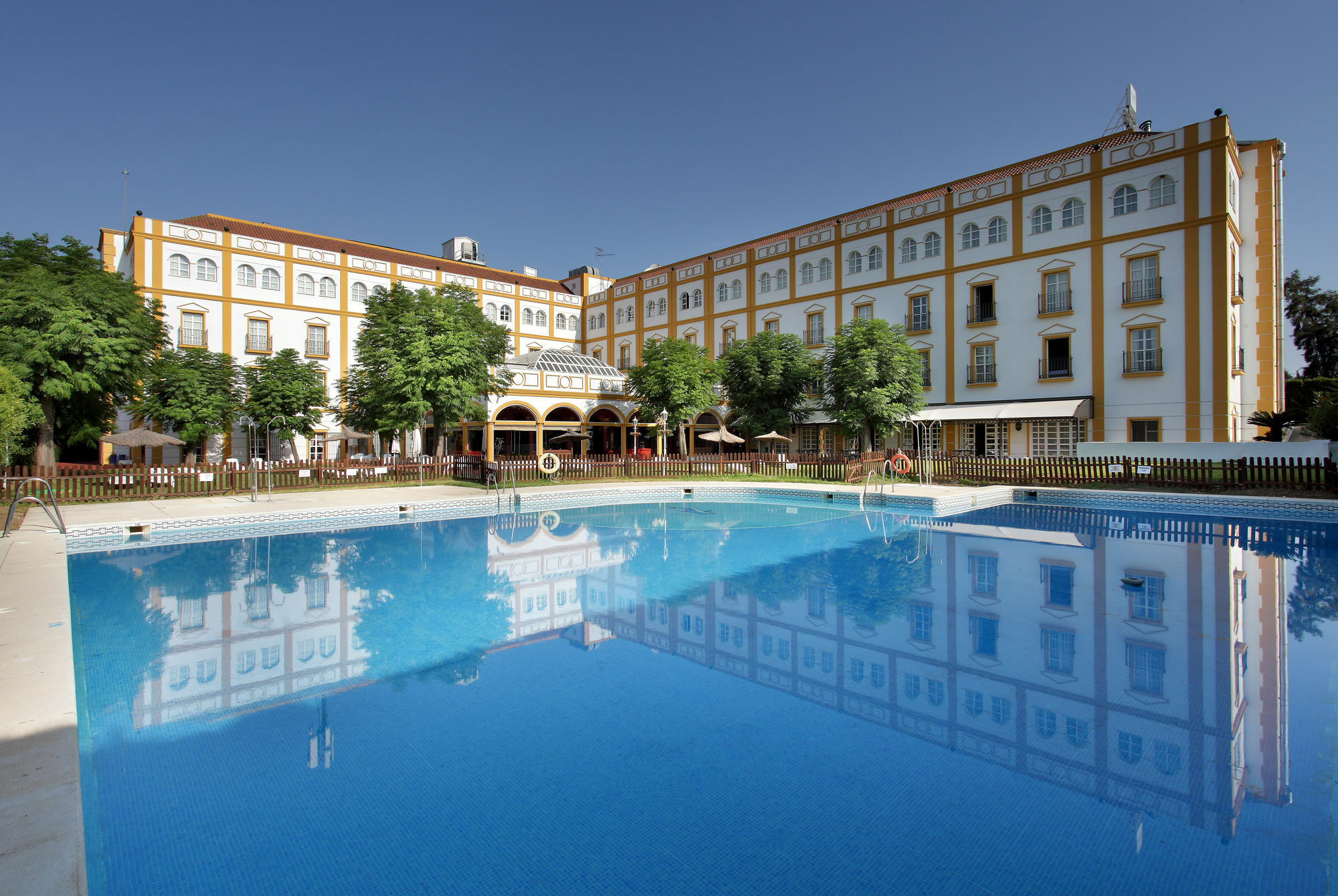 Exe Gran Hotel Solucar Sanlúcar la Mayor Exteriér fotografie